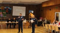 Wystąpienie Zastępcy Komendanta Powiatowego Policji w Wieluniu i w Spółdzielczym Domu Kultury w Wieluniu podczas debaty społecznej