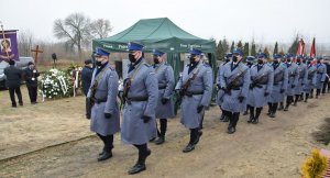 przemarsz na cmentarz Kompanii Honorowej