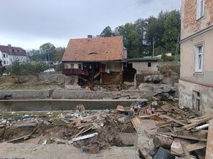 zdjęcie przedstawia krajobraz Kłodzka po powodzi