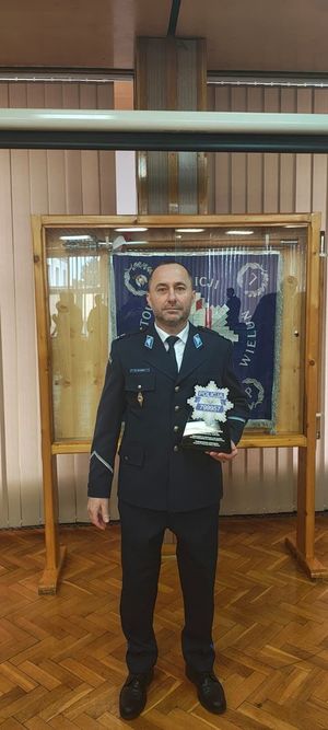 Policjanci na sali odpraw