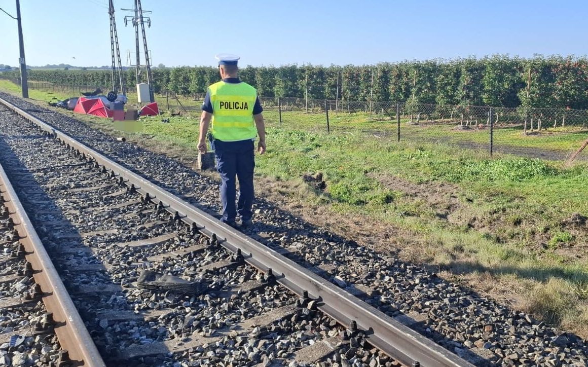 Śmiertelny wypadek na przejeździe kolejowym w Kopydłowie
