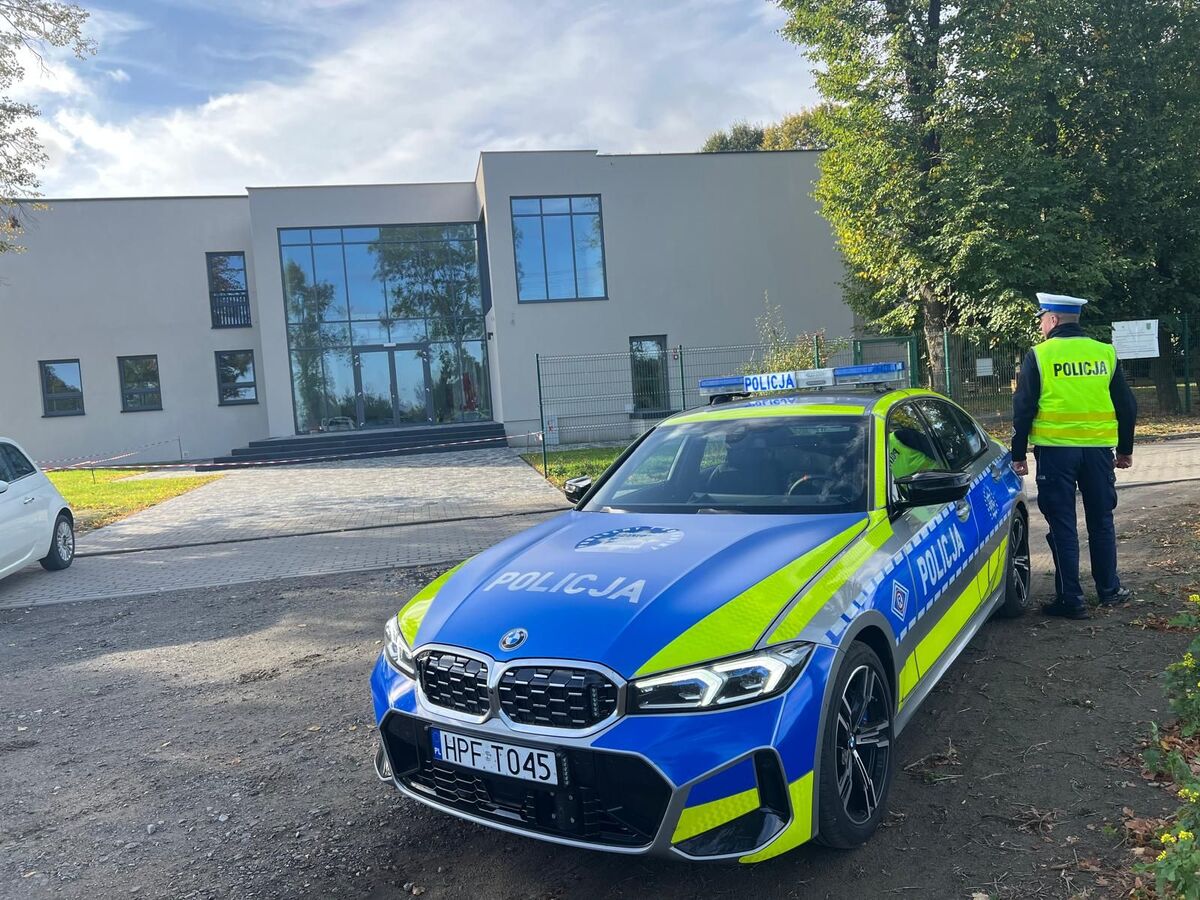 Wzmożone kontrole policji przy szkołach w powiecie wieluńskim